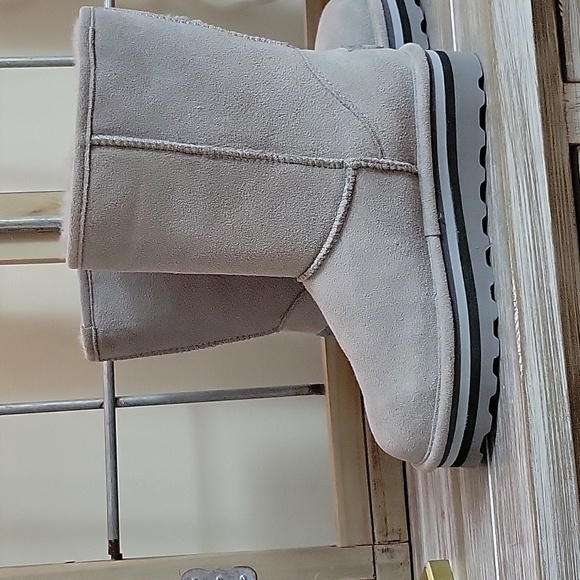 BEARPAW Boots sz 10 NWT - Picture 3 of 5